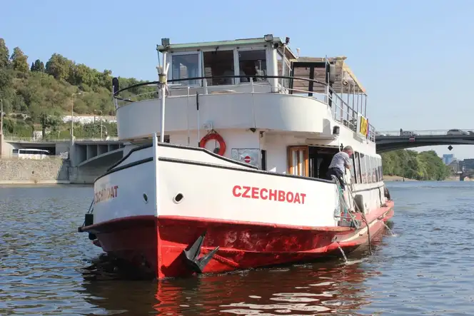 Sétahajózás a Moldván Prágában
